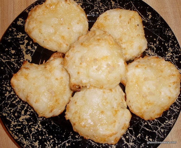 Gluten-Free Garlic Cheese Biscuits (Red Lobster Knockoffs)