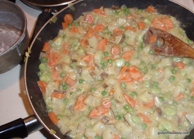 Thick creamy sauce for this Gluten-Free Pot Pie (Chicken, Turkey, or Vegan). That makes it taste amazing! [from GlutenFreeEasily.com]