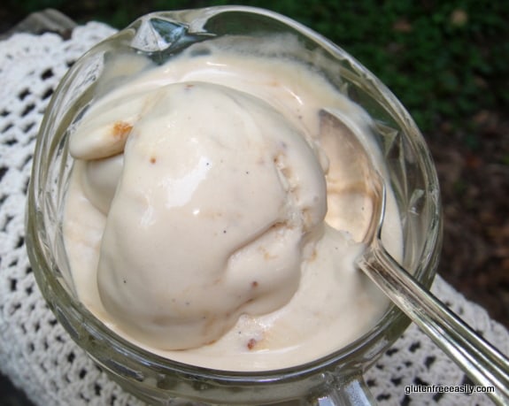 Homemade Crème Brulee Ice Cream recipe. Move over Ben & Jerry! [from GlutenFreeEasily.com]