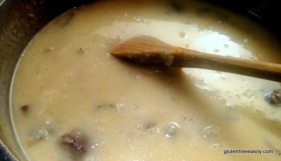 Quick and easy New England Clam Chowder - gluten free and dairy free! Found at GlutenFreeEasily.com