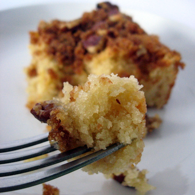 Sugar Crunch Cake from The Mommy Bowl