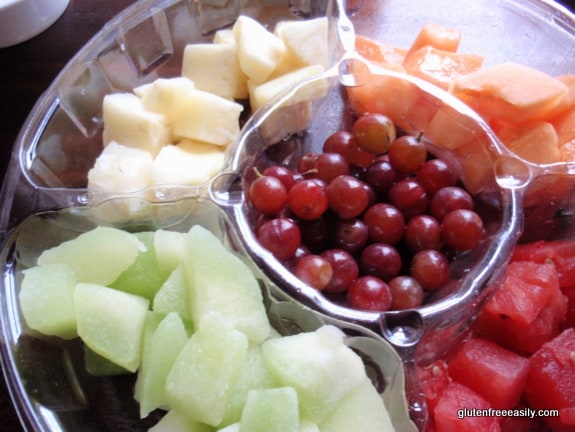 gluten free, dairy free, fruit, smoothie, recipe, watermelon, grapes, honeydew melon, canteloupe, pineapple, coconut milk, orange juice, bananas, what to do with leftover fruit platter