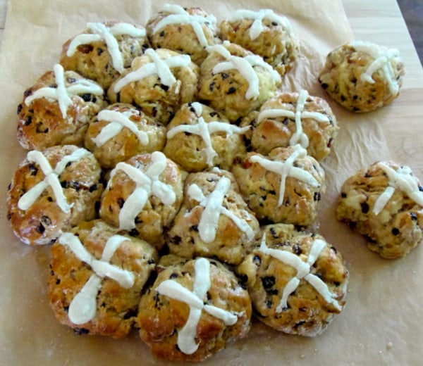 A delightful twist on classic hot cross buns. Gluten-Free Apple Cinnamon Hot Cross Buns