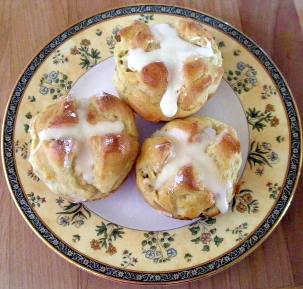 Grab one from this Gluten-Free Hot Cross Bun Trio!