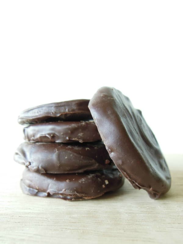 Gluten-Free Vegan Thin Mints from Fork and Beans. One of the top gluten-free homemade Girl Scout cookie recipes featured on gfe. [on GlutenFreeEasily.com]
