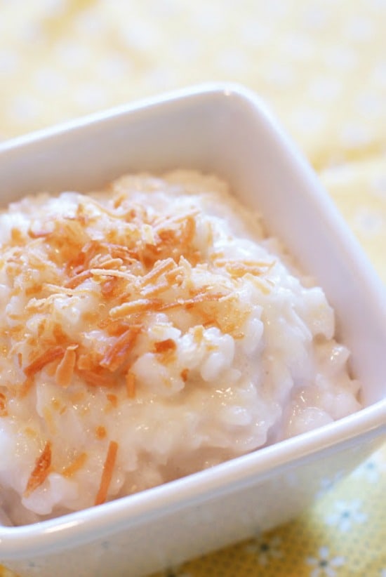 Dairy-Free Coconut Rice Pudding. Traditional rice pudding taken up a notch with the heavenly goodness of coconut! Naturally gluten free. [featured on GlutenFreeEasily.com] (photo)