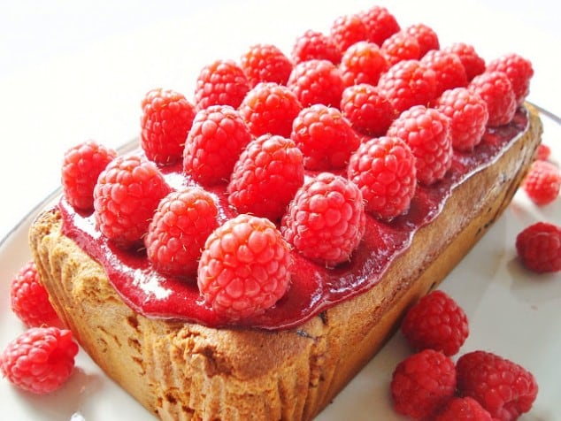 Scrumptious gluten-free raspberry cake. Grain-free raspberry ripple loaf cake.