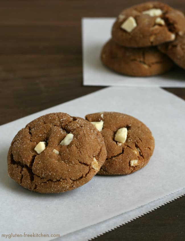 Gluten-Free White Chocolate Gingerbread Cookies. One of 30 gluten-free Christmas Cookies that you'll want to make right now. [featured on GlutenFreeEasily.com]