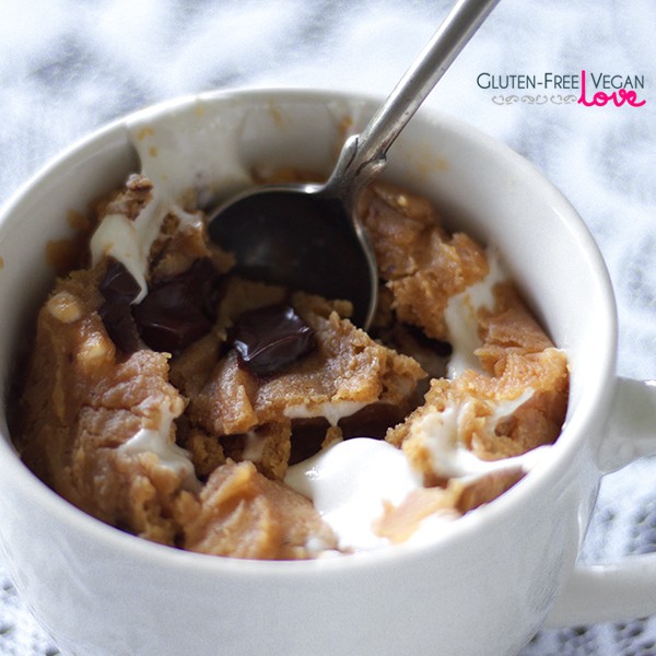 Gluten-Free-Vegan-2-Minute-Mug-Blondie-with-Peanut-Butter-Marshmallows-and-Chocolate-Chunks