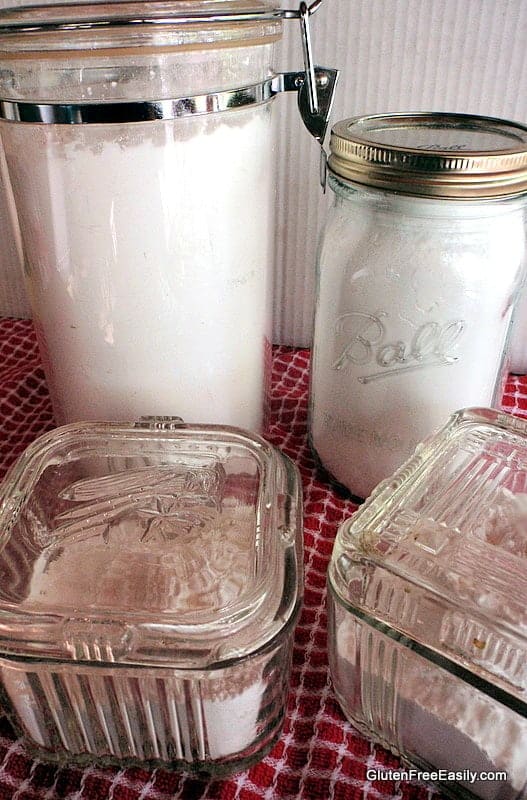 Pack of 6-32 Oz Large Clear Empty Plastic Storage Jars with Lids - Durable  Round Food