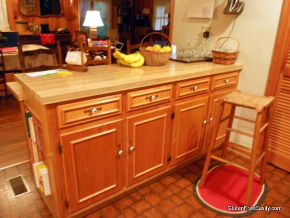 Kitchen Cabinet Side of Peninsula