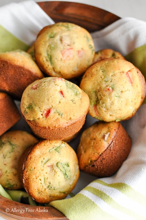 Gluten-Free Breakfast Muffins with Ham and Veggies.