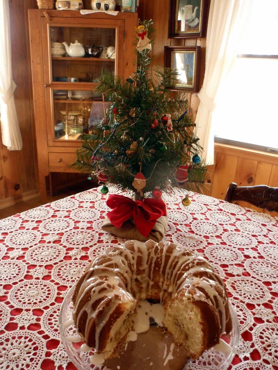 Gluten-Free Cream Cheese Pound Cake with Walkers Shortbread Streusel Filling