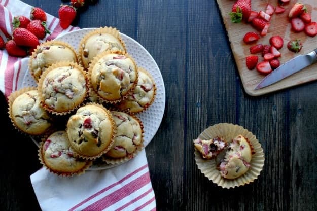 Paleo Strawberry Chocolate Chip Muffins. Perfect for those who are fans of the strawberry + chocolate combo, but if you’d rather skip the chocolate, these muffins will still be great. Other berries (or a mix of berries) can be subbed for the strawberries. One of 20 gluten-free muffin recipes featured on gfe for March Muffin Madness.