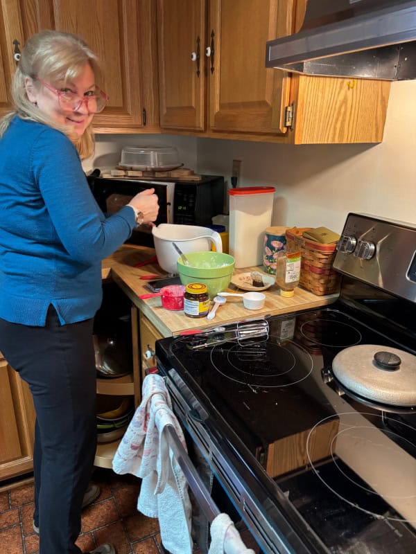 Linda, formerly Gluten-Free Homemaker, mixing up the gluten-free focaccia dough and allowing me to take a quick snapshot.